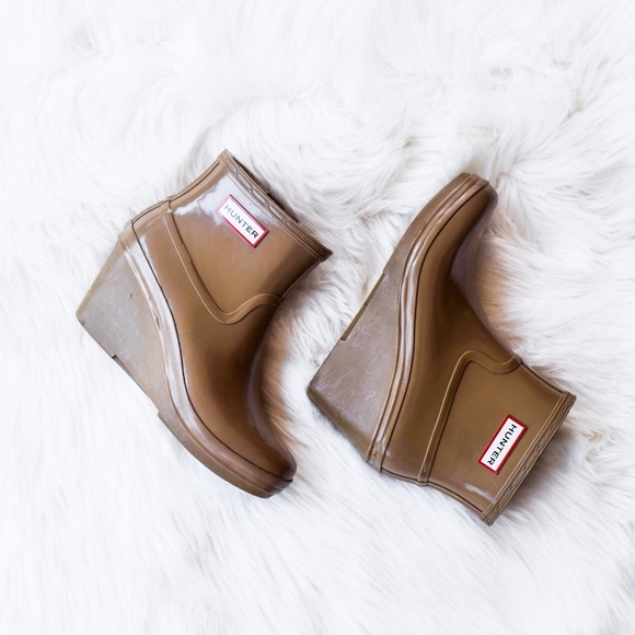 Hunter Shoes - Hunter 'Aston' Glossy Beige Wedge Ankle Rain Boots